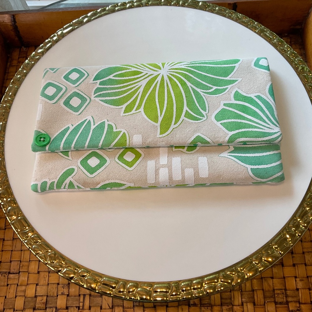 JANA LAM Hawaii NWT  Green White Classic Envelope Clutch